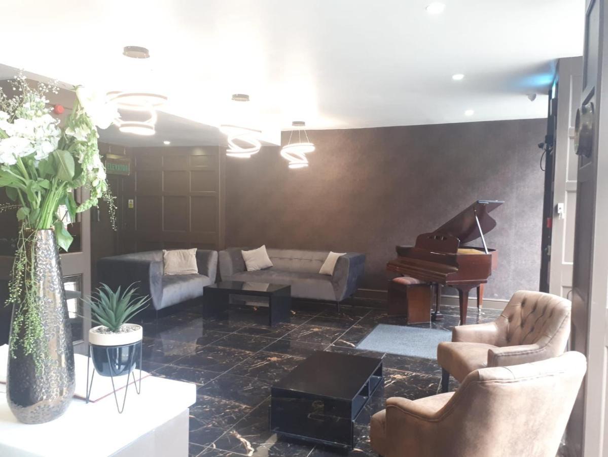 The Huddersfield Hotel Eksteriør billede