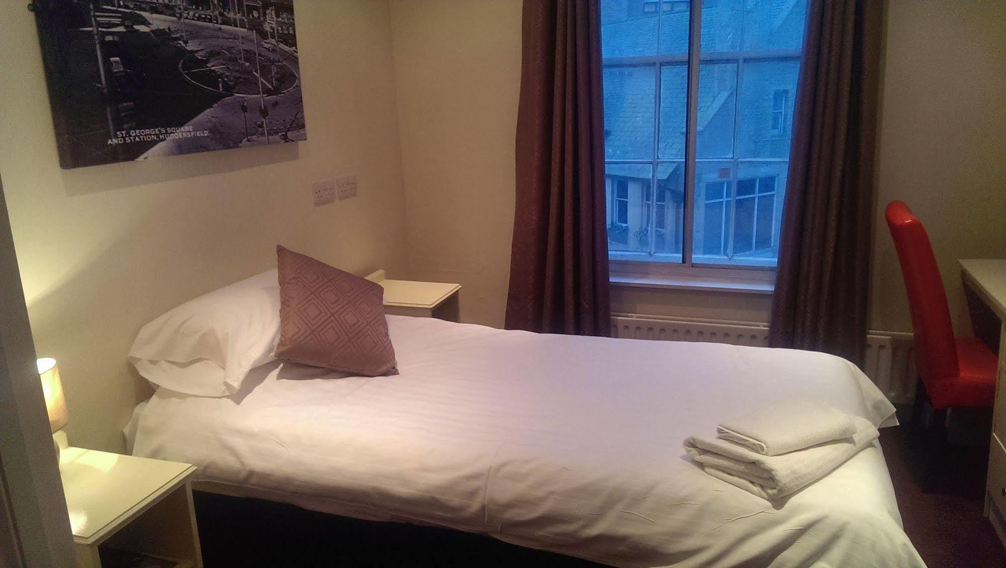 The Huddersfield Hotel Eksteriør billede